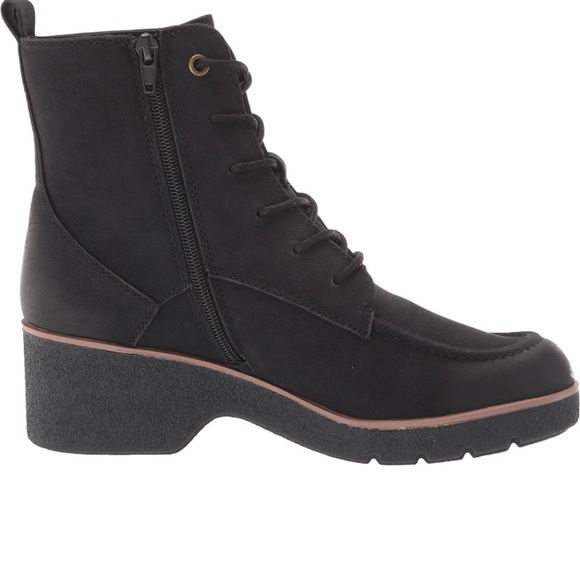 Like new Black zip up boots - Picture 5 of 5